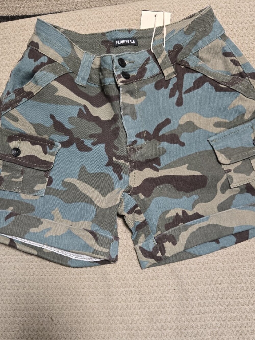 NWT Flamingals Camo Shorts Size Small Womens - Picture 3 of 6